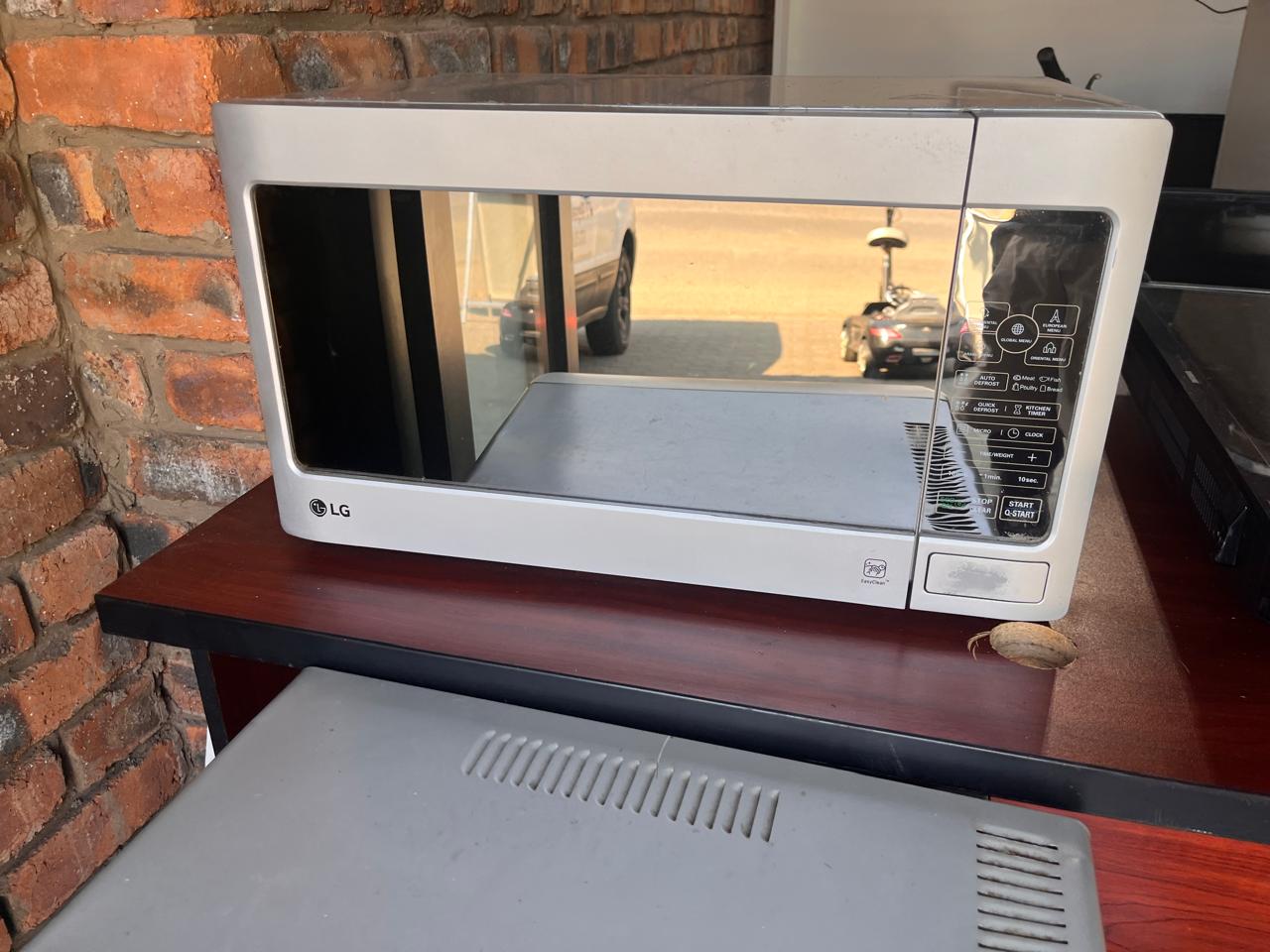 LG microwave repairs done professionally – inverter faults, heating issues and more